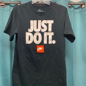 NWOT Nike "Just Do It" Short Sleeve T, Size Small